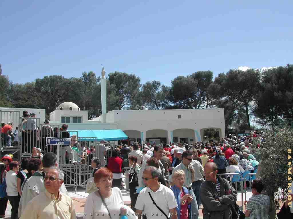 NIMES JEUDI 05 MAI 2005 RENE LAUGIER 007.JPG